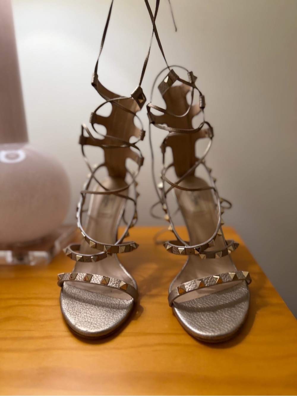 Valentino Garavani Rockstud Lace-Up Sandals – Metallic Leather 39.5
